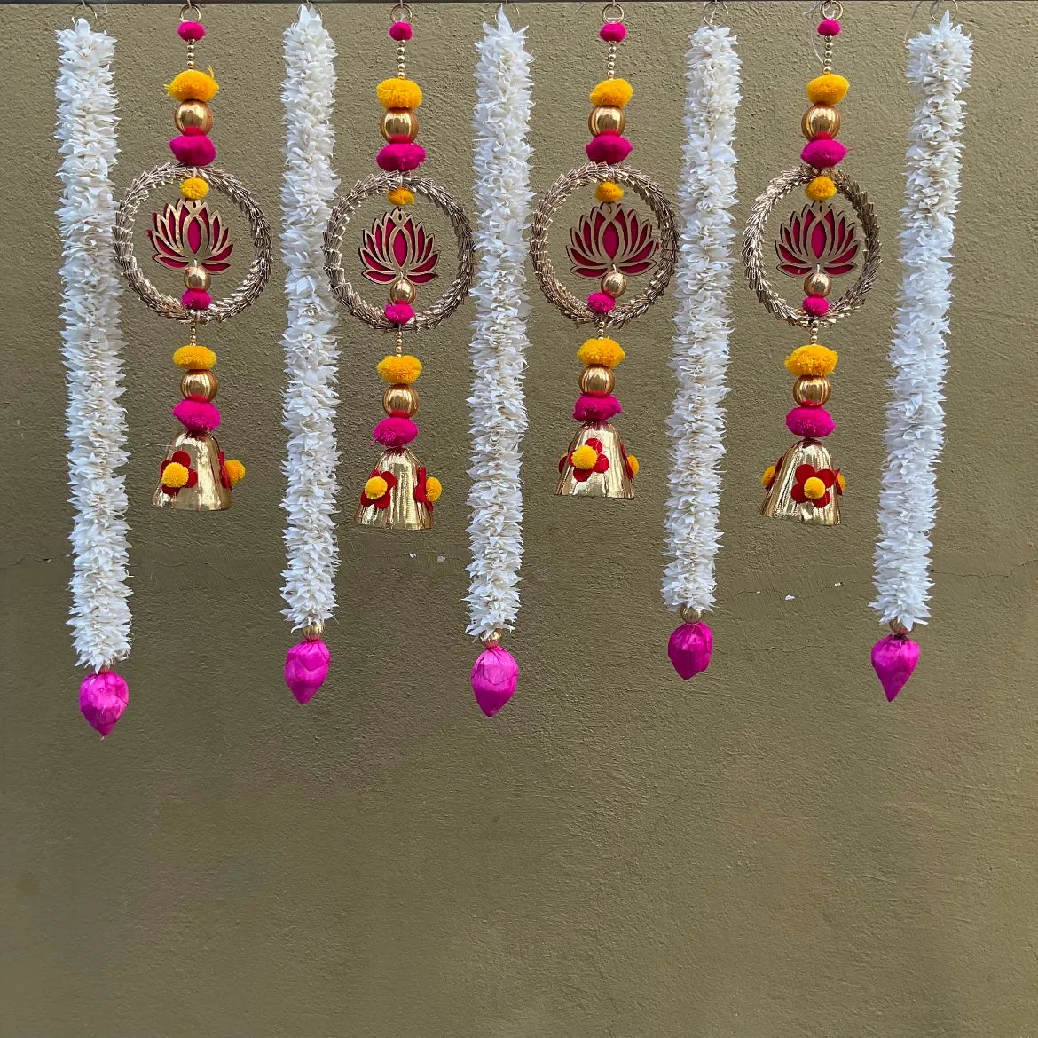 Lotus Ring & Veni Lotus Bud Hanging (Set of 9) - Festive Decoration Wall Hanging