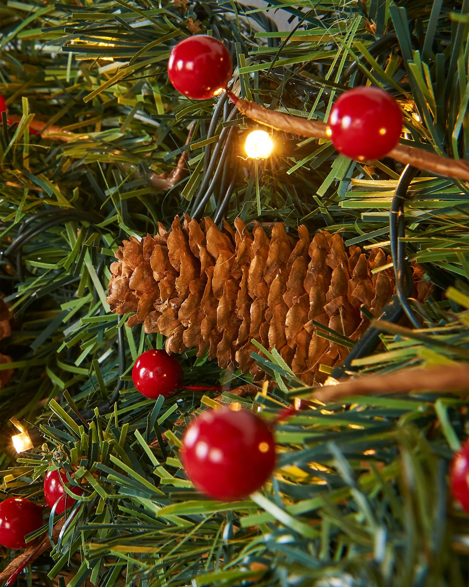 Pre-Lit Extra Thick Garland, 9 ft