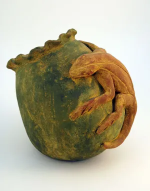Rustic lizard pot