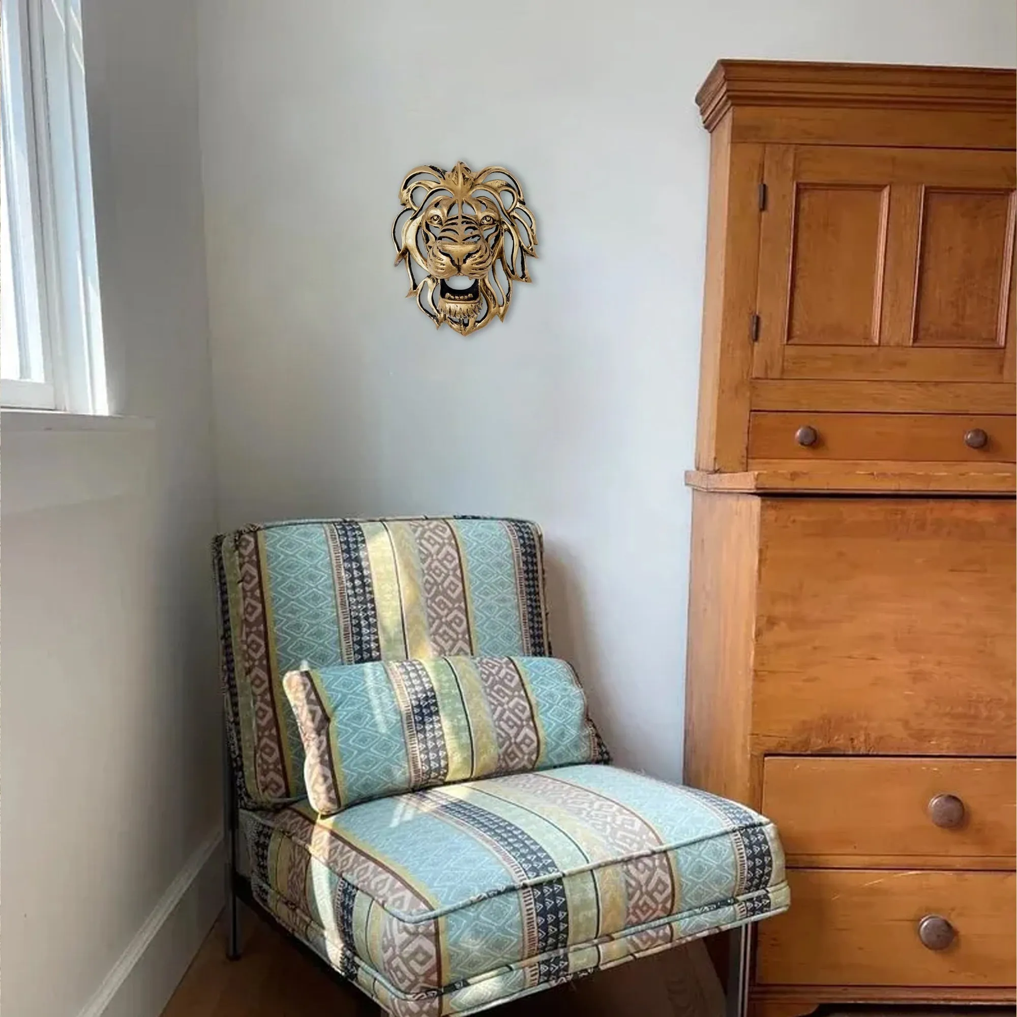 Sculpted Safari King Wall Mount