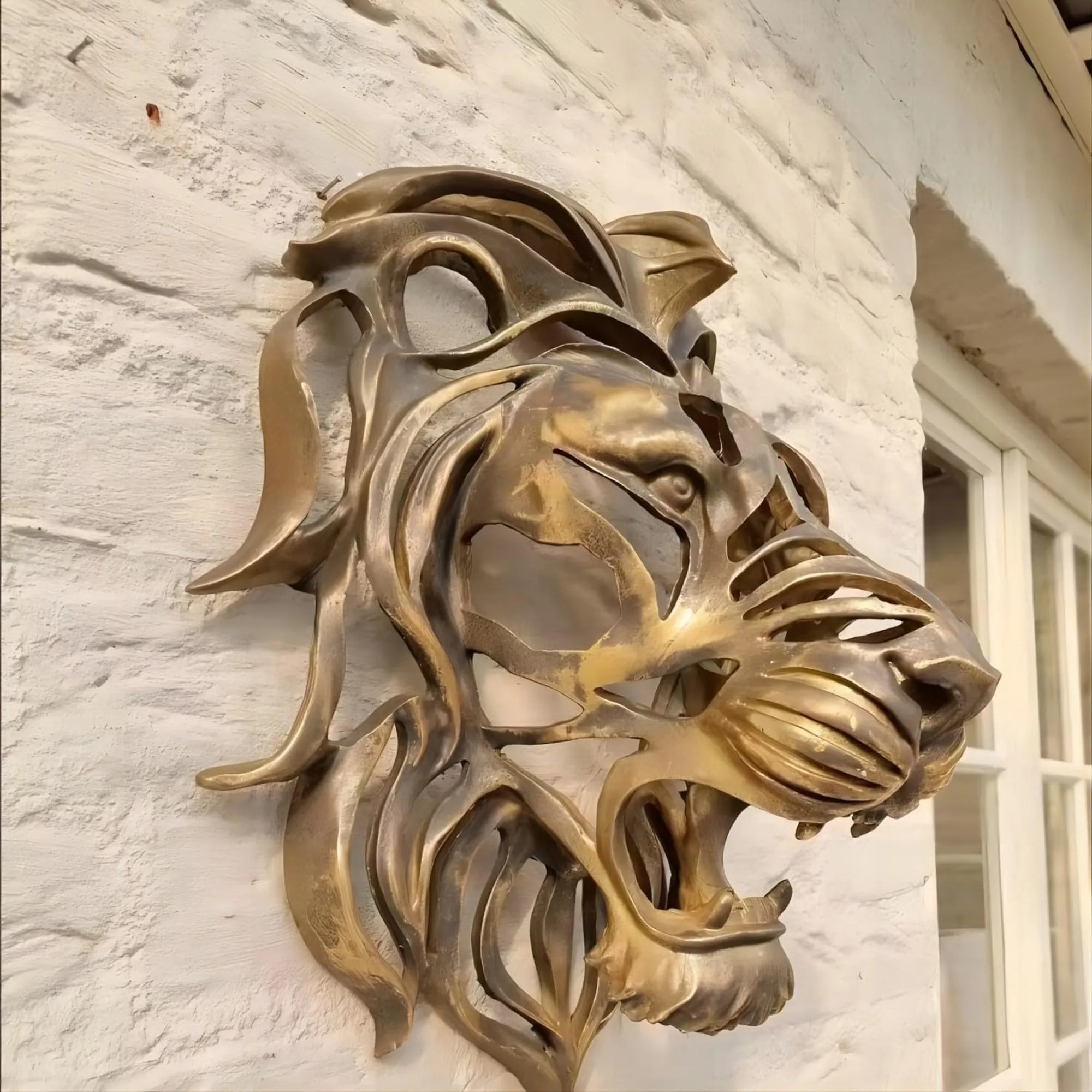 Sculpted Safari King Wall Mount