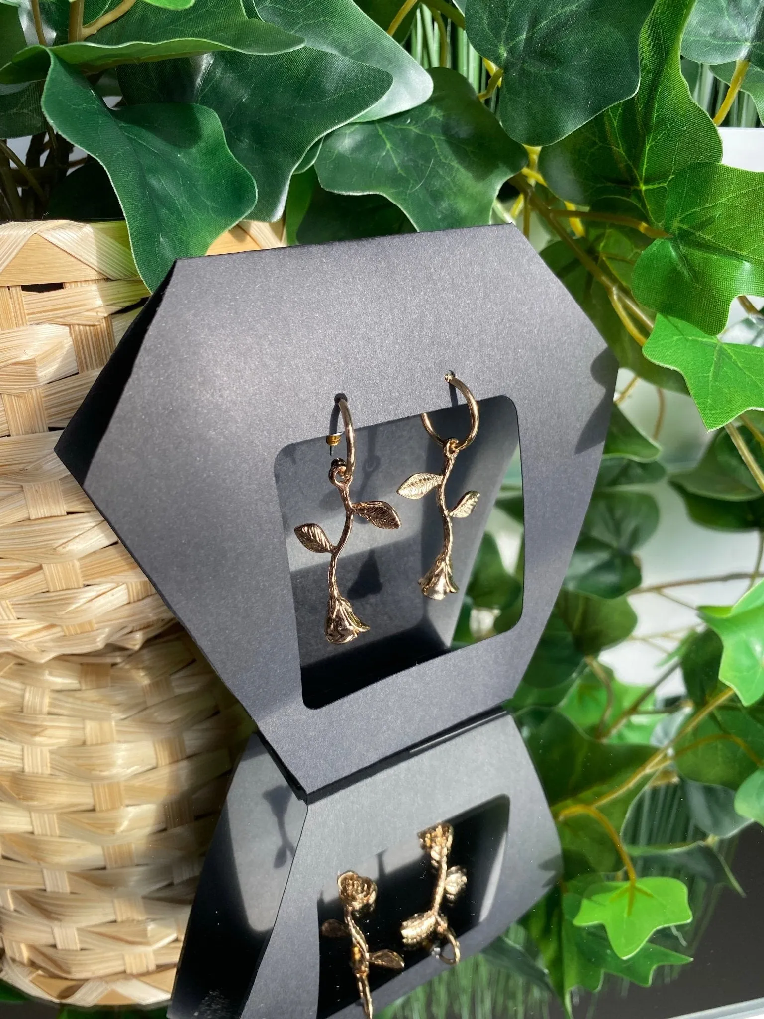 Standing Hollow Coffin Earring Card